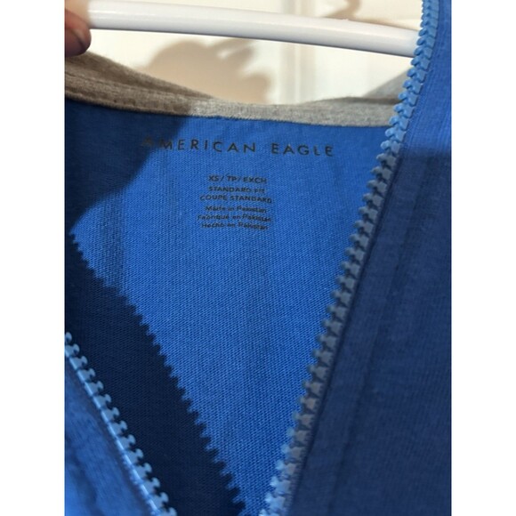 American Eagle quarter Zip Blue And Gray Color Block Men’s XS Preppy Minimalist - Picture 2 of 4
